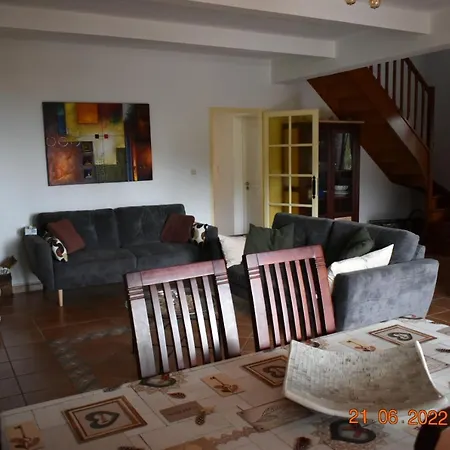 Casa de Férias Maison De Pour 10 Personnes De 4 Front De Corse-du-sud Appietto