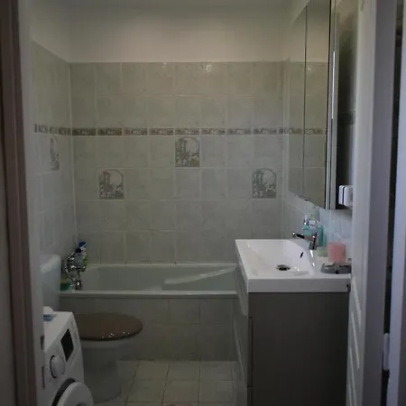 Semesterbostad Maison De Pour 10 Personnes De 4 Front De Corse-du-sud Appietto