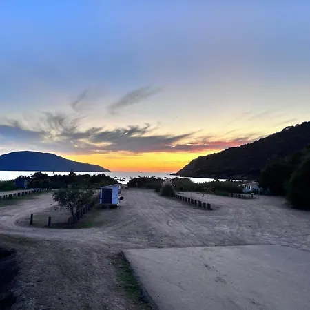 Maison De Pour 10 Personnes De 4 Front De Corse-du-sud Casa de Férias Appietto
