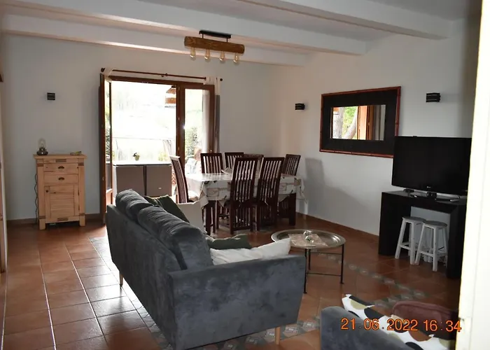 Hébergement de vacances Maison De Pour 10 Personnes De 4 Front De Corse-du-sud