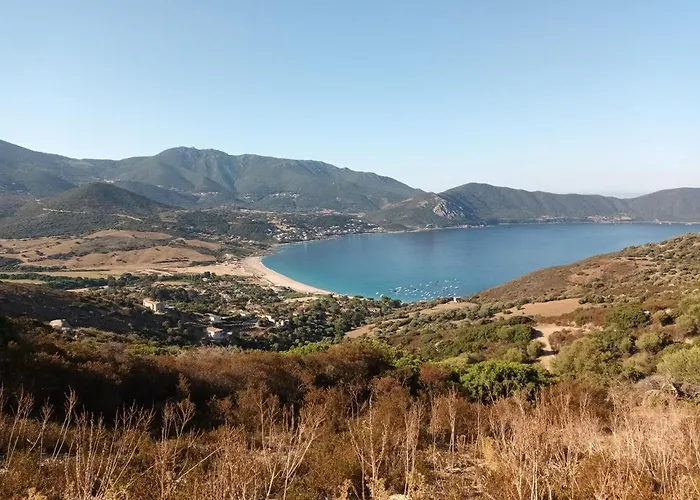 Casa de Férias Maison De Pour 10 Personnes De 4 Front De Corse-du-sud