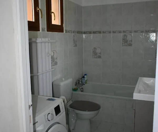 Maison De Pour 10 Personnes De 4 Front De Corse-du-sud Casa de Férias Appietto