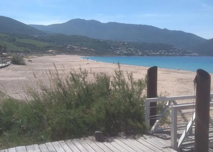 Hébergement de vacances Maison De Pour 10 Personnes De 4 Front De Corse-du-sud Appietto