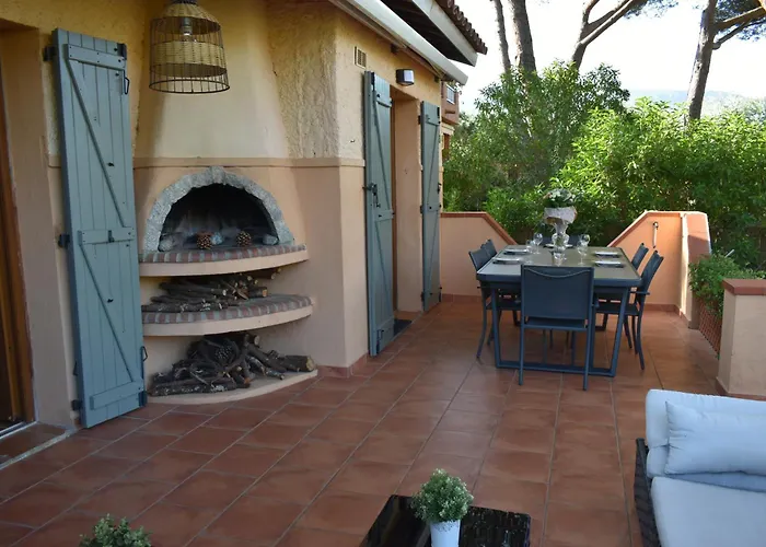 Casa de Férias Maison De Pour 10 Personnes De 4 Front De Corse-du-sud Appietto