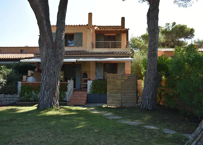 Casa de Férias Maison De Pour 10 Personnes De 4 Front De Corse-du-sud